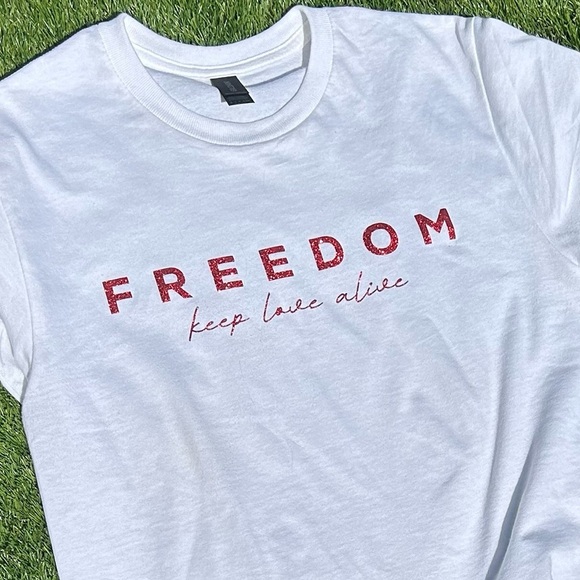 ✨ FREEDOM: Keep Love Alive ✨ NWT - Picture 1 of 3